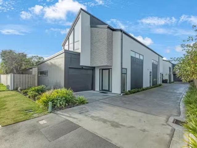 House for sale in Canterbury