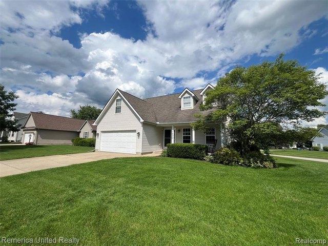 House for sale in Fenton, Michigan