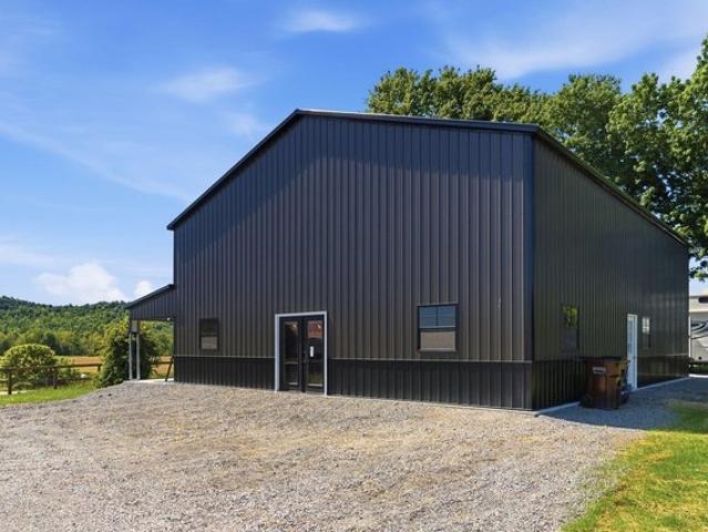 House for sale in Hustonville, Kentucky