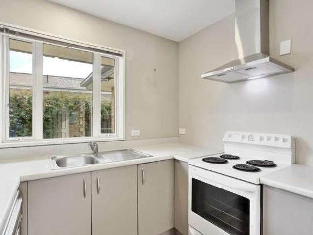 Apartment for sale in Chaslands, Canterbury