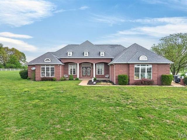 House for sale in Dixon, Missouri
