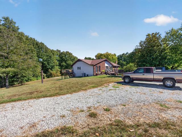 House for sale in Stutts, Reeds Spring