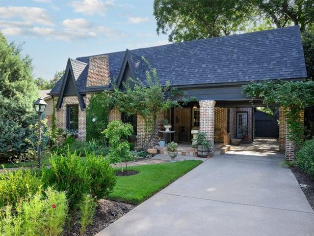 House for sale in Dallas, Texas