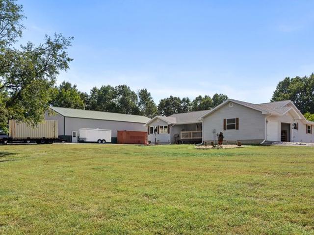 House for sale in Stone, Missouri