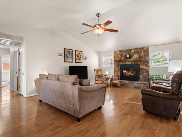 House for sale in Stone, Missouri