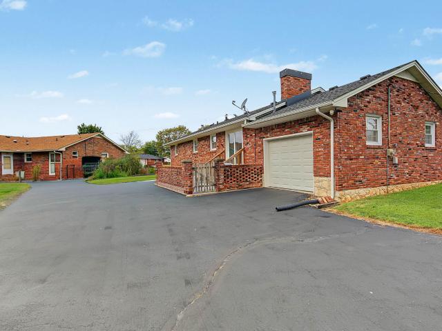 House for sale in Bowling Green, Warren County