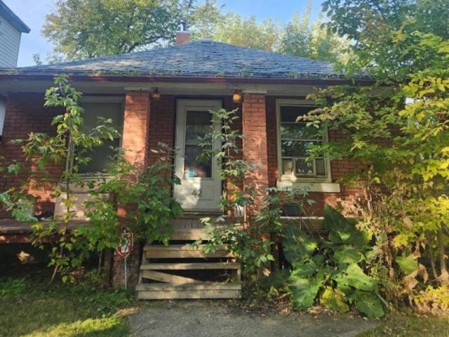 House for sale in Alberta Avenue, Edmonton