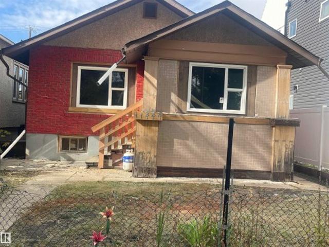 House for sale in Spruce Avenue, Edmonton
