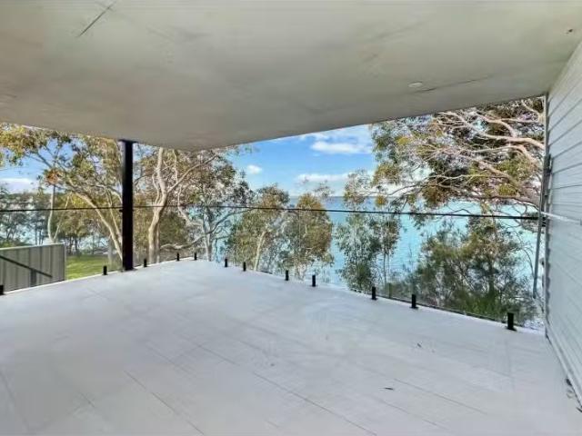 Condo for rent in Tuggerawong, New South Wales