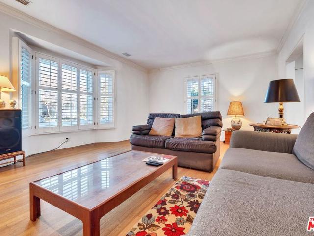 House for sale in Brentwood Glen, Los Angeles