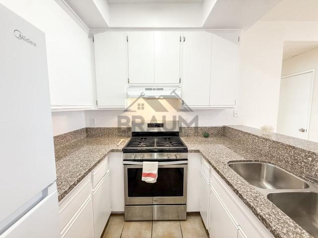 Apartment for rent in North Hollywood Neighborhood Council District, Canoga Park