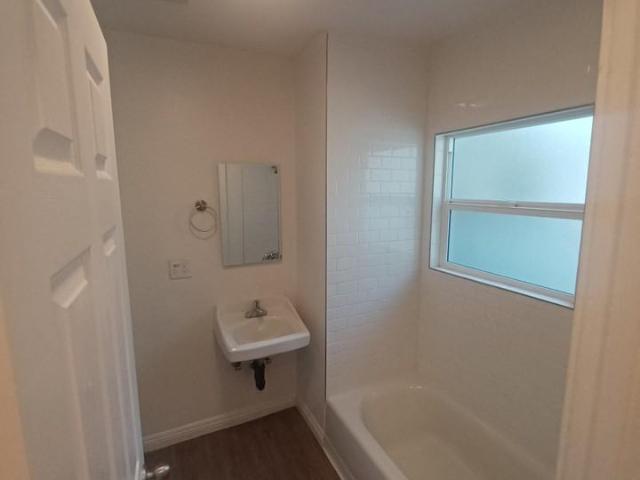 Apartment for rent in Long Beach, California