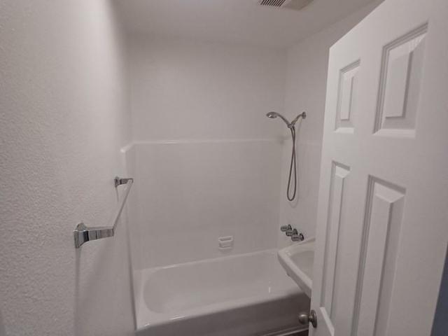 Apartment for rent in Long Beach, California