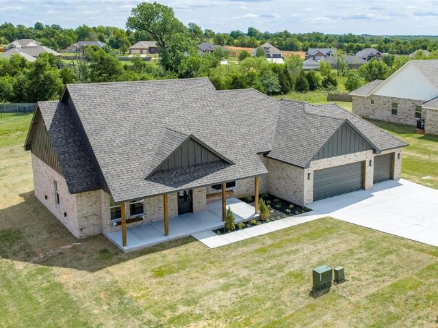 House for sale in Guthrie, Logan County