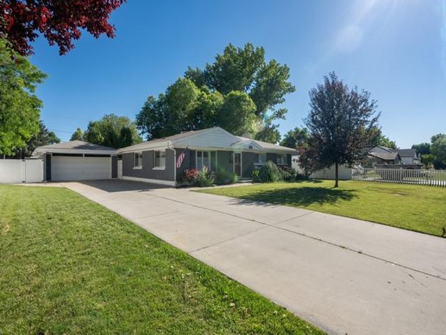 House for sale in Murray, Utah