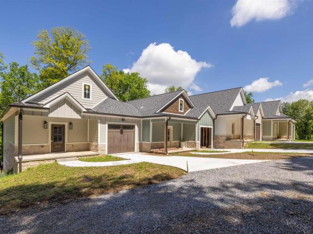 Townhouse for sale in Grand Rivers, Kentucky