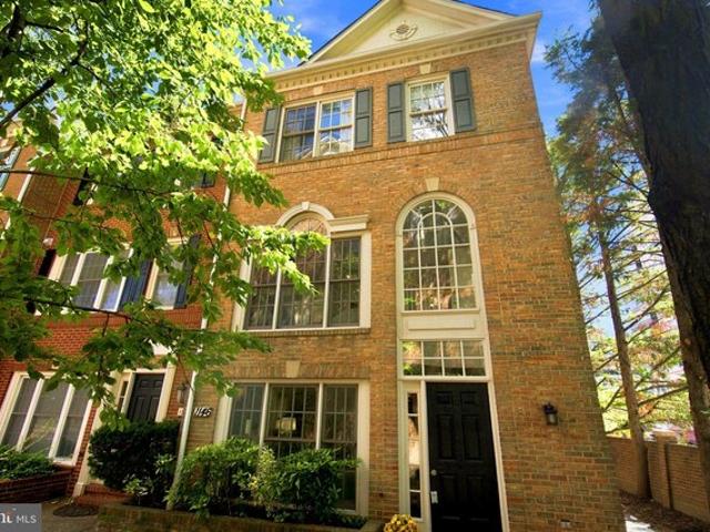 Townhouse for sale in Virginia