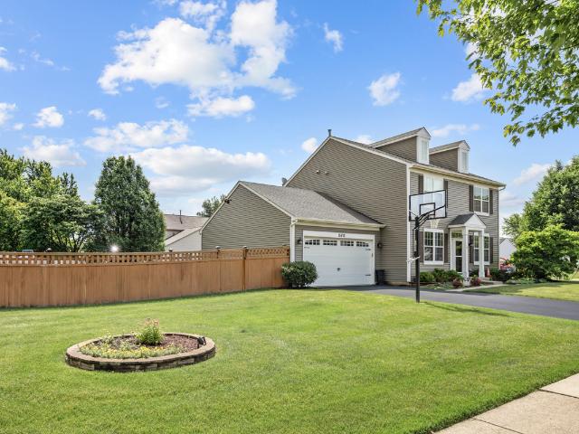 House for sale in Mchenry, Illinois