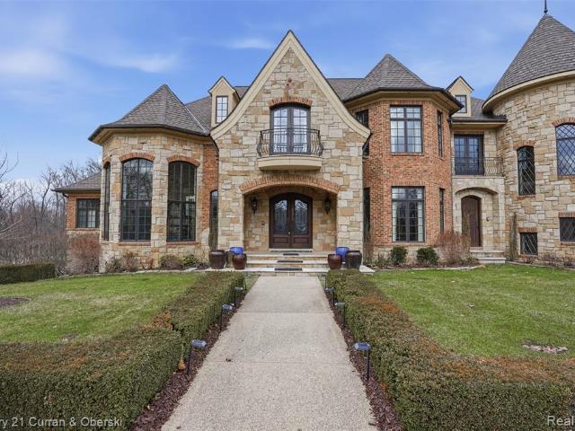 House for sale in Hartland, Michigan