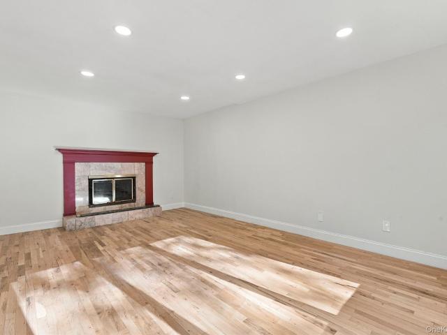 House for sale in Stony Brook, Town of Brookhaven