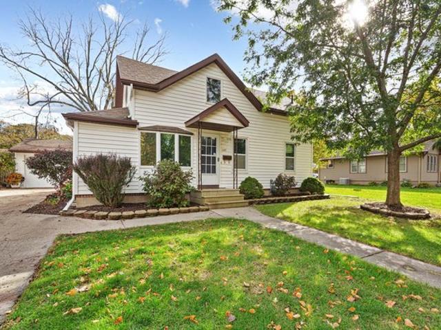 House for sale in Owatonna, Steele County