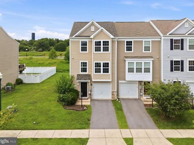 Townhouse for sale in Kearneysville, West Virginia