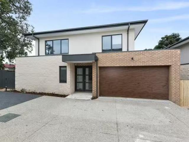 Condo for rent in Box Hill