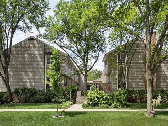 Townhouse for sale in Northbrook, Illinois