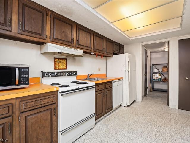 Condo for sale in Hinckley, Ohio