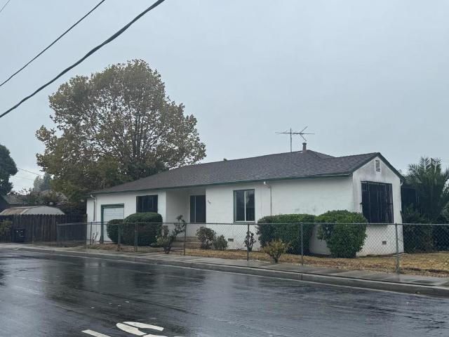 House for sale in Belle Haven, Menlo Park