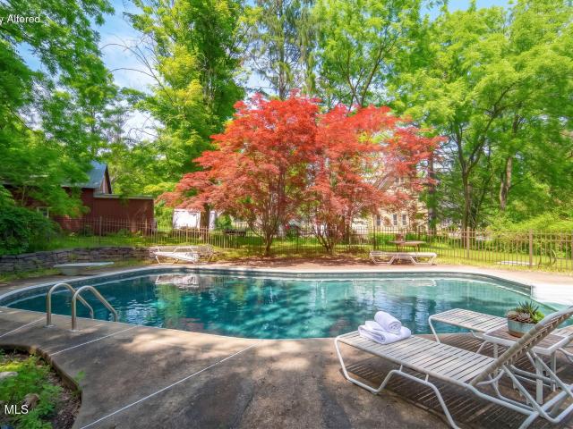 House for sale in Guilderland, New York
