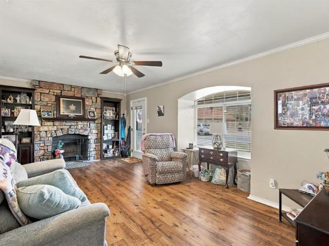 House for sale in Whitesboro, Grayson County
