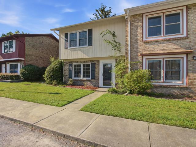 Townhouse for sale in Goose Creek, South Carolina