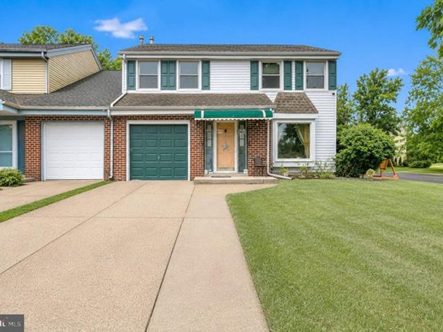 Townhouse for sale in Mount Laurel, New Jersey
