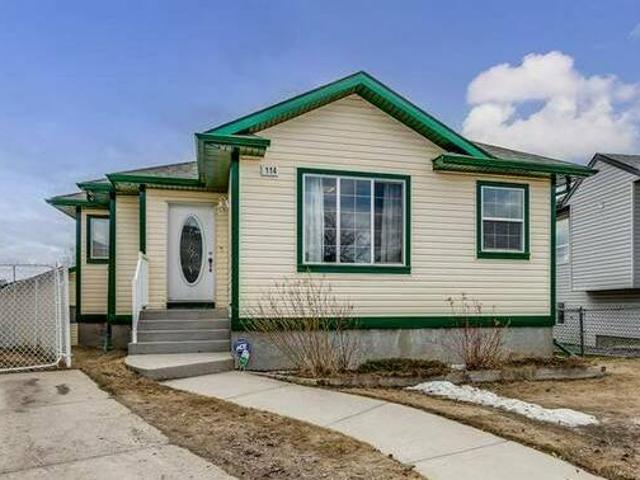 House for sale in Airdrie, Alberta
