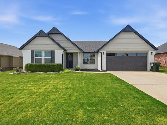 House for sale in Kiefer, Oklahoma