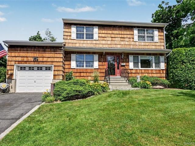 House for sale in Hawthorne, New York