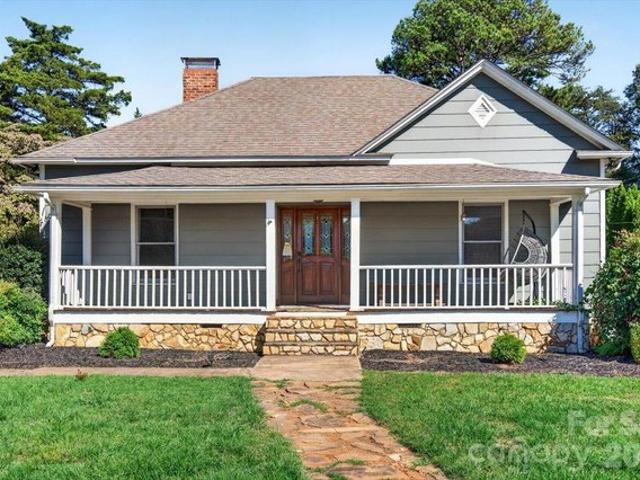 House for sale in Downtown, Huntersville