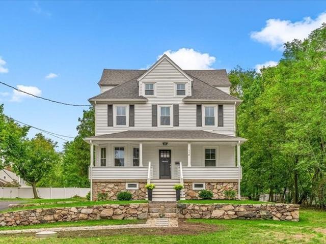 House for sale in Hingham, Plymouth County