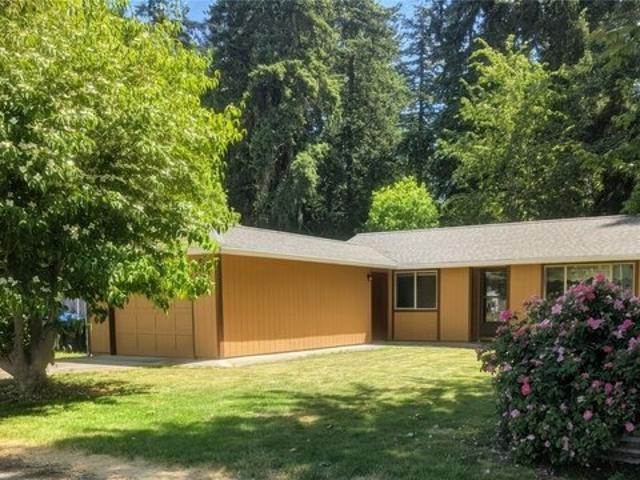 House for sale in Centralia, Washington