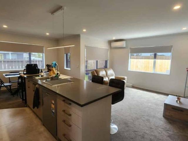 Townhouse for rent in Kauri Flats, Papakura