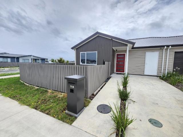 Townhouse for rent in Kauri Flats, Papakura
