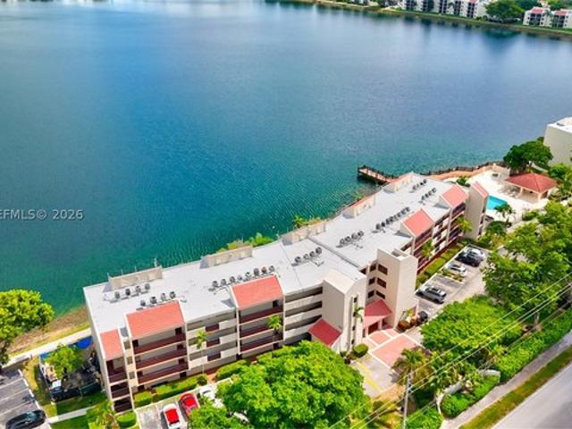 Condo for sale in Oakland Park, Florida
