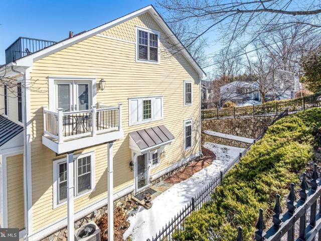 Townhouse for sale in Virginia