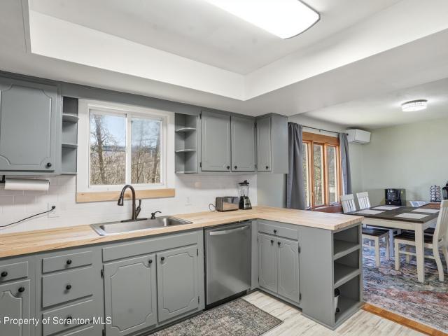 House for sale in Chinchilla, Pennsylvania