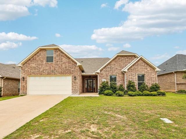 House for sale in Pottsboro, Texas