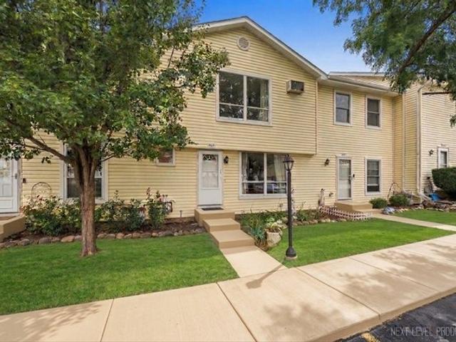 Townhouse for sale in Aurora, Illinois