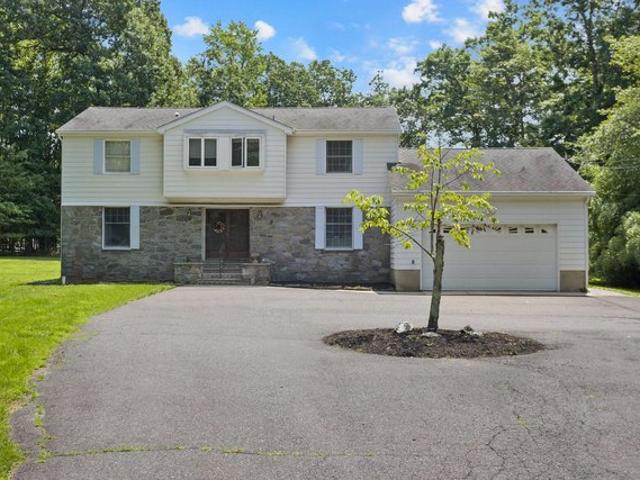 House for sale in Windsor, New Jersey