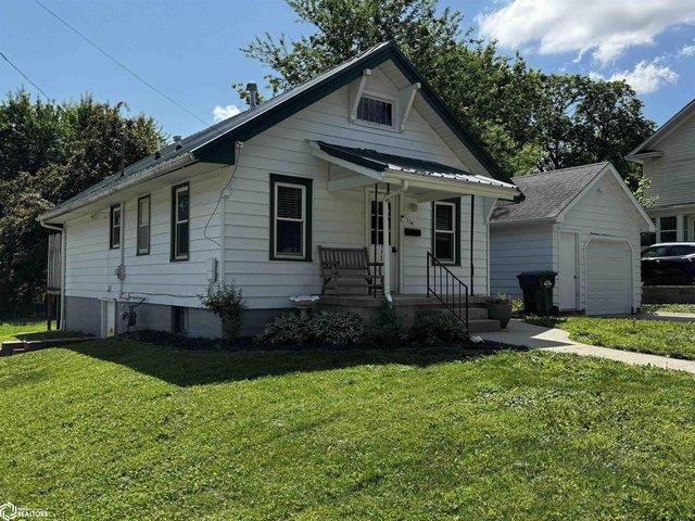 House for sale in Clarinda, Iowa