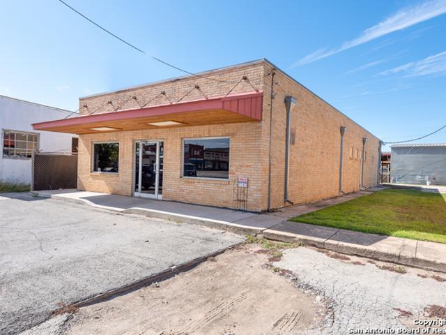 Commercial for sale in Devine, Medina County